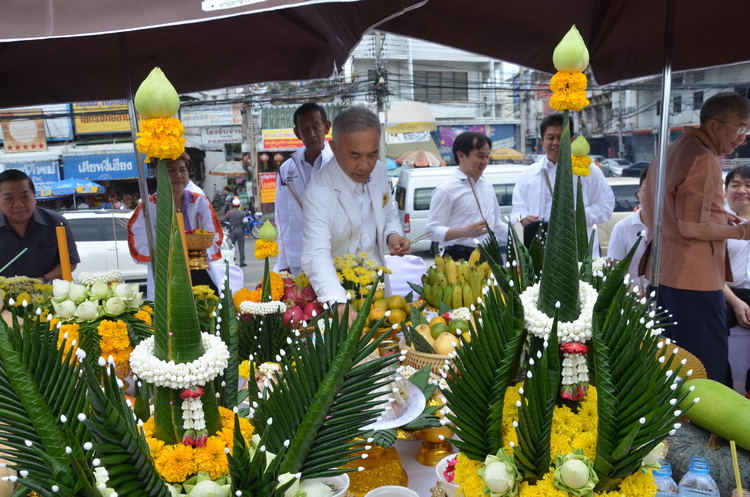 โคราชปลุกเสกเหรียญหลวงพ่อคูณ เหรียญที่ระลึก โอลิมปิกเดย์ 2015